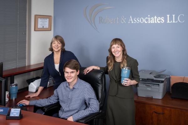 Robert & Associates
