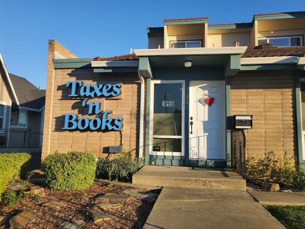 Taxes 'n Books